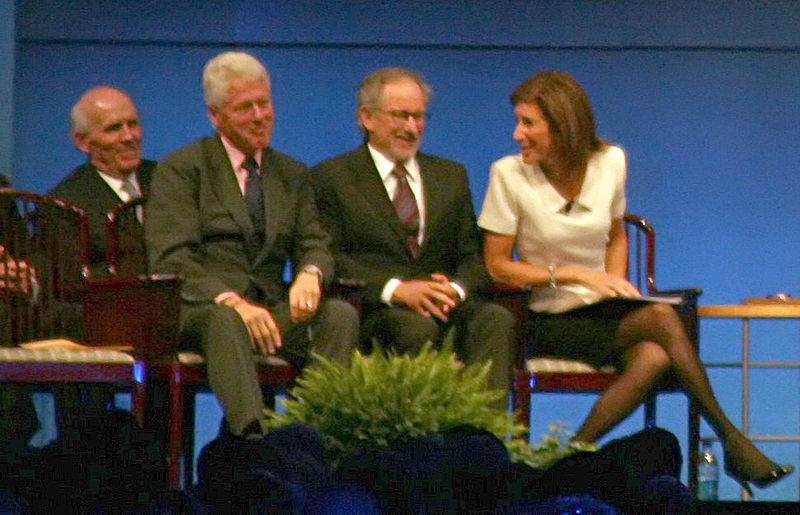 Spielberg-Clinton - Liberty medal (2009).JPG